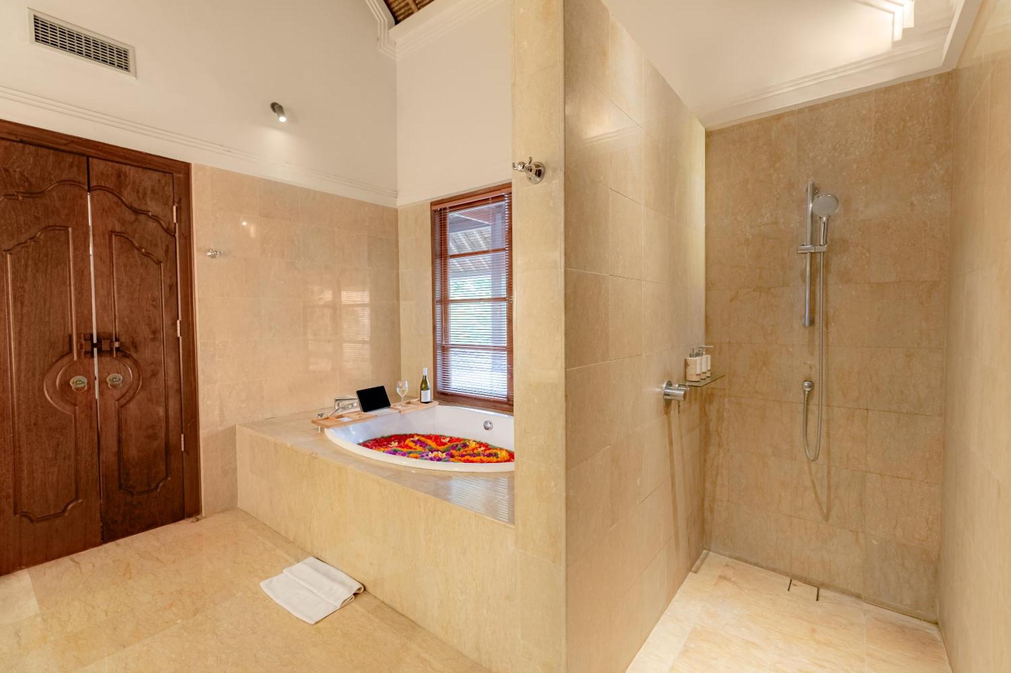 Villa Dorado - Steps From Jimbaran Beach Εξωτερικό φωτογραφία