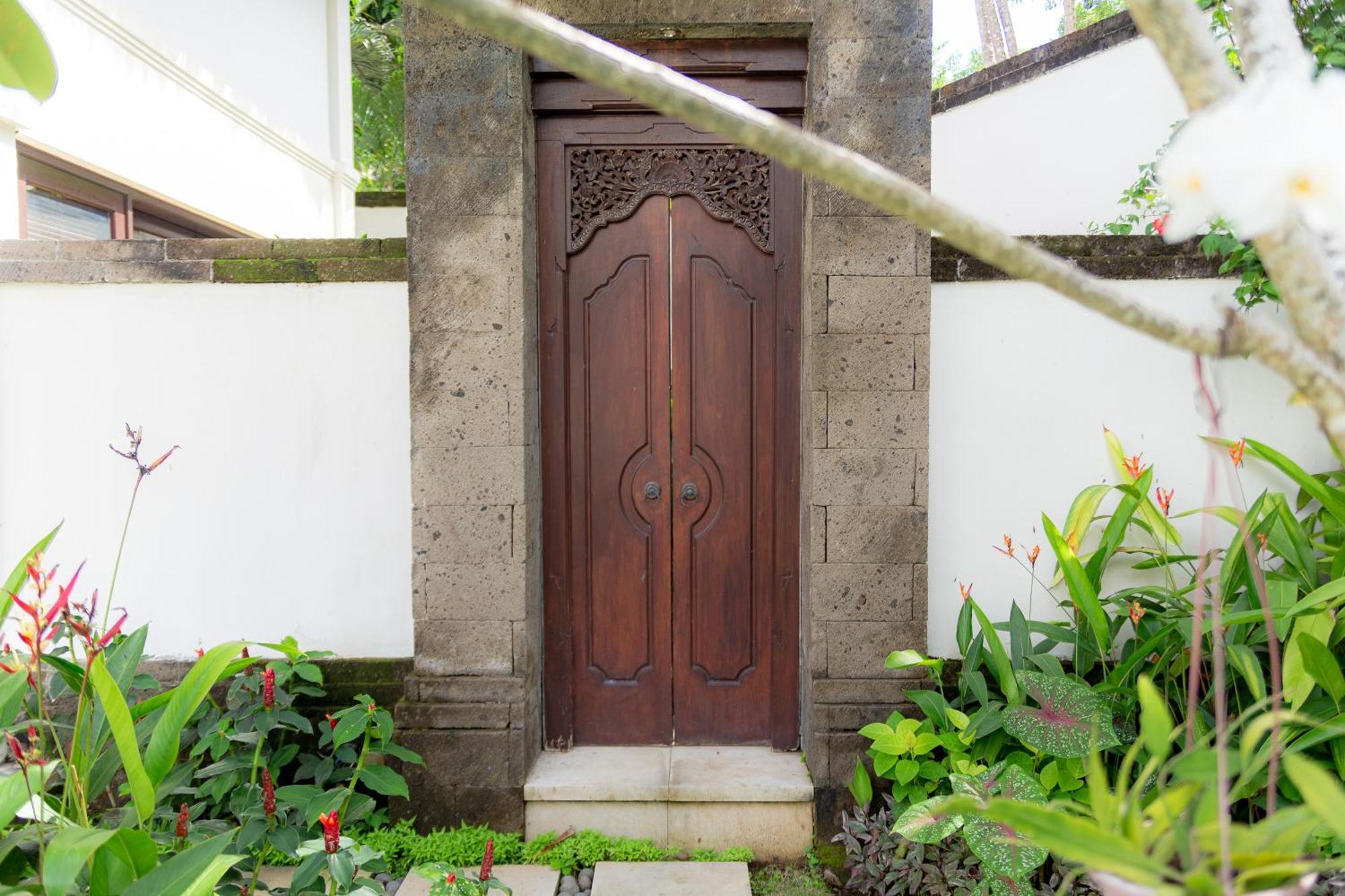Villa Dorado - Steps From Jimbaran Beach Εξωτερικό φωτογραφία