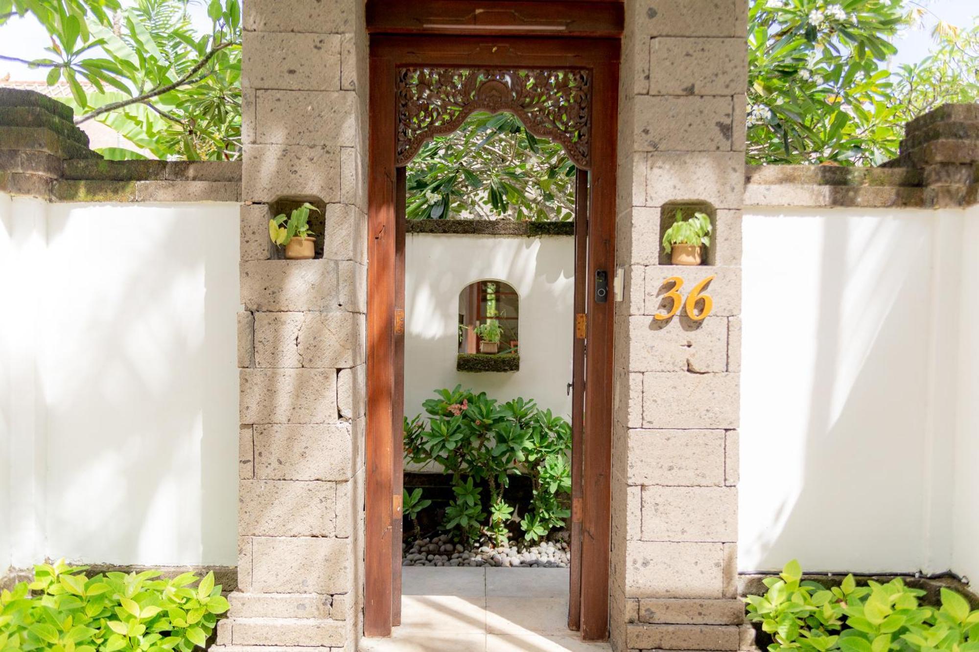 Villa Dorado - Steps From Jimbaran Beach Εξωτερικό φωτογραφία